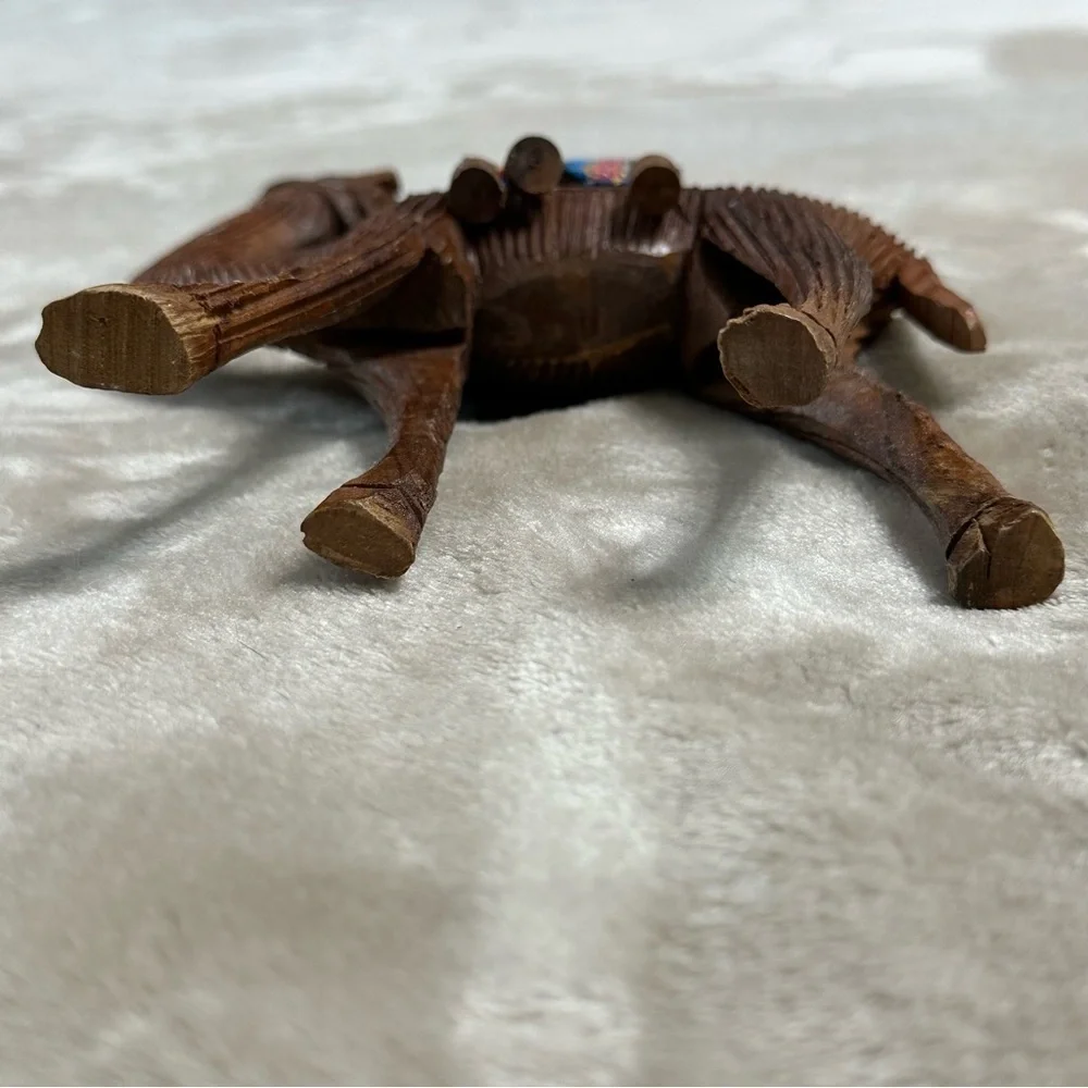 Camel Carved Blanket Chain Vintage